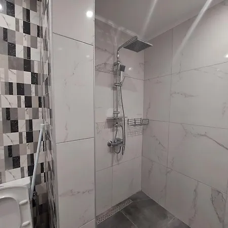 Avia Apartment *