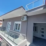 Apartament Avia *